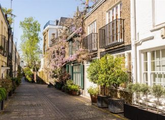 London: The Luxury Mews London: The Luxury Mews